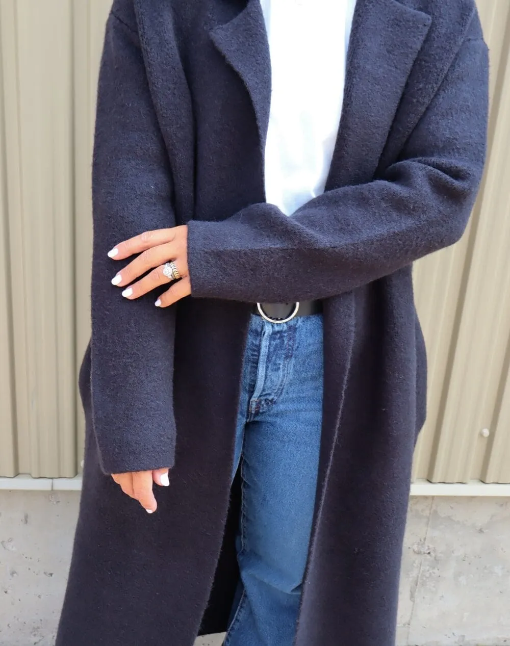 BLACK LIGHTWEIGHT ESSENTIAL COAT