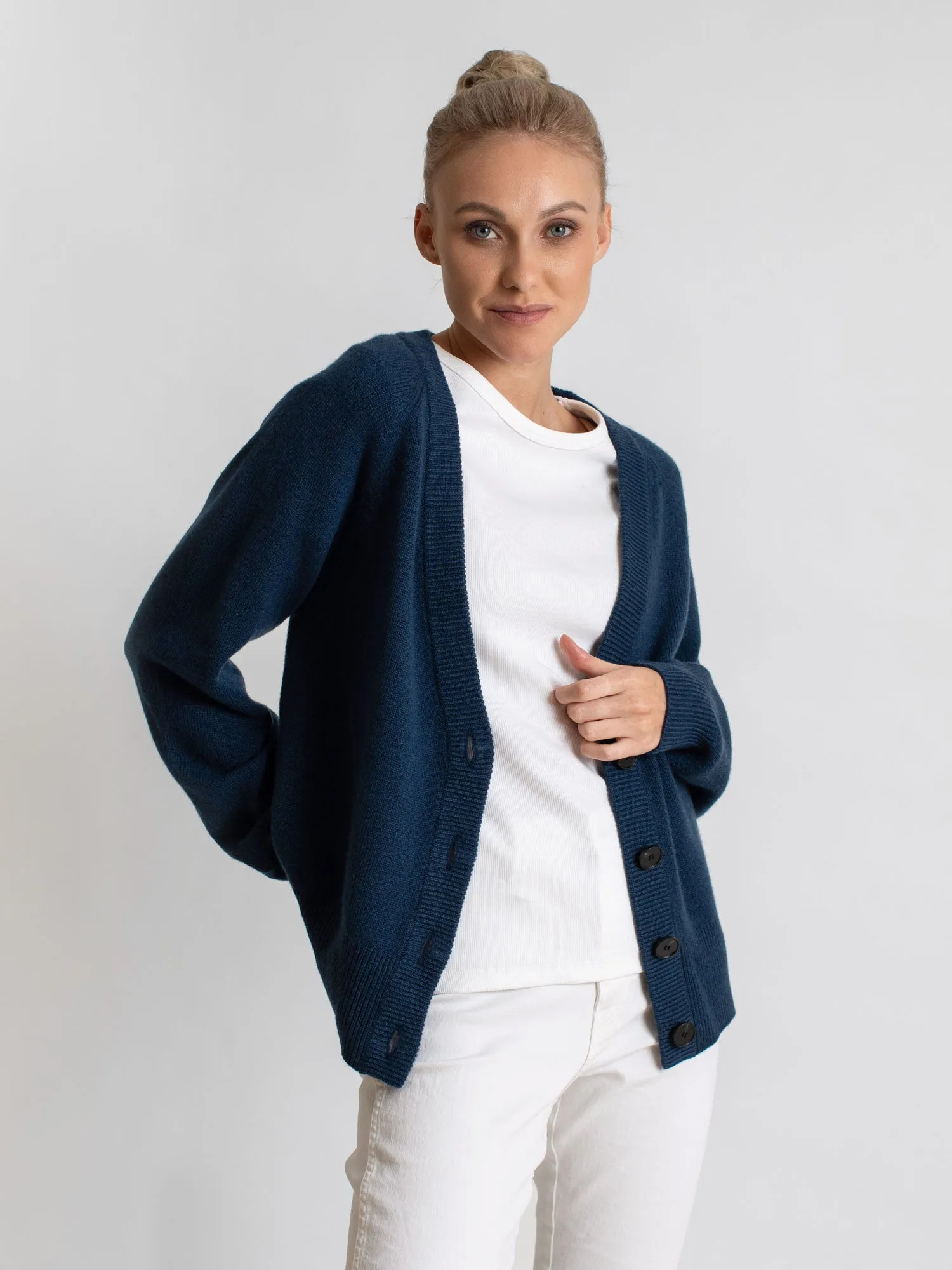 Cashmere cardigan "Eir" - mountain blue