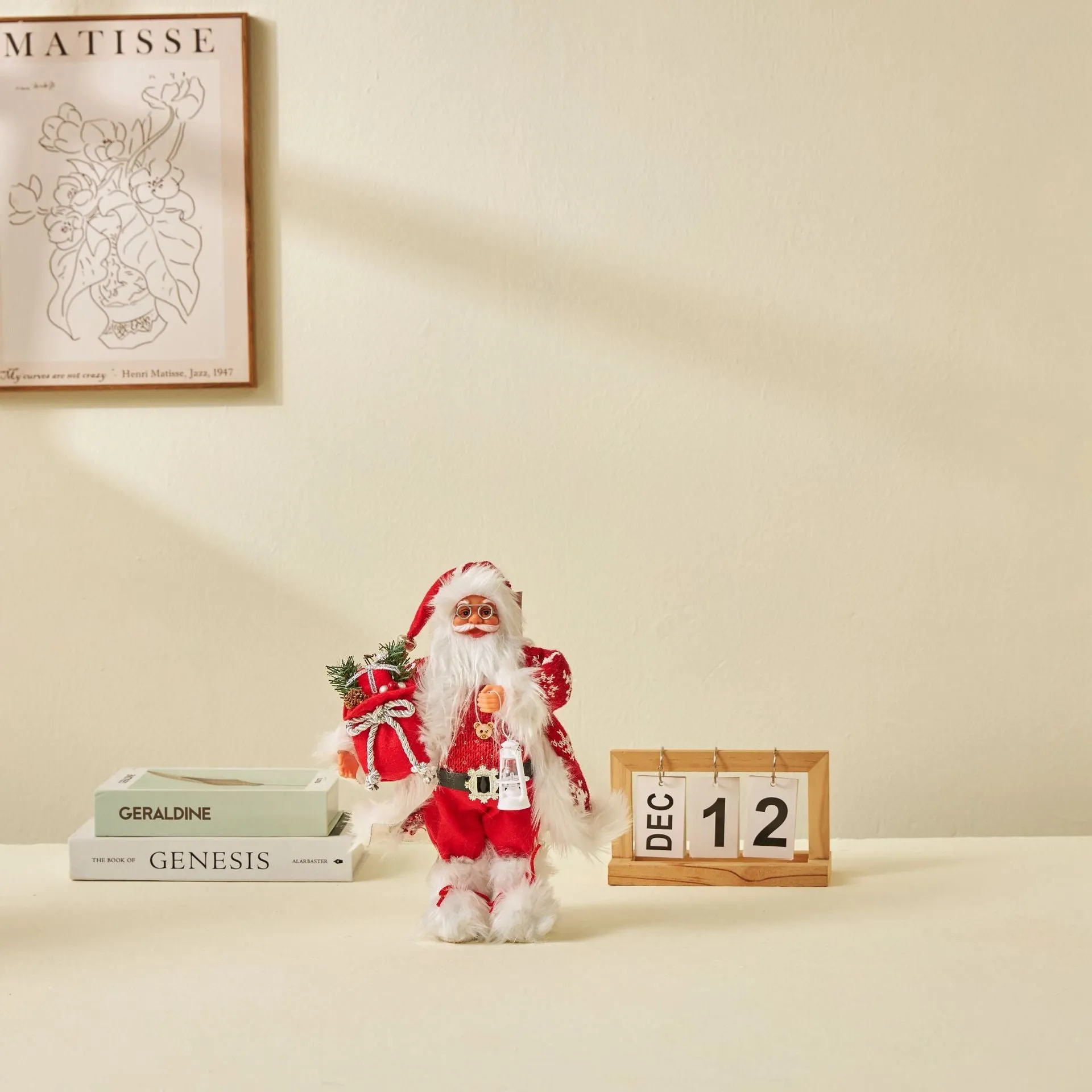 Charming Santa Claus Ornament - Festive Holiday Decor