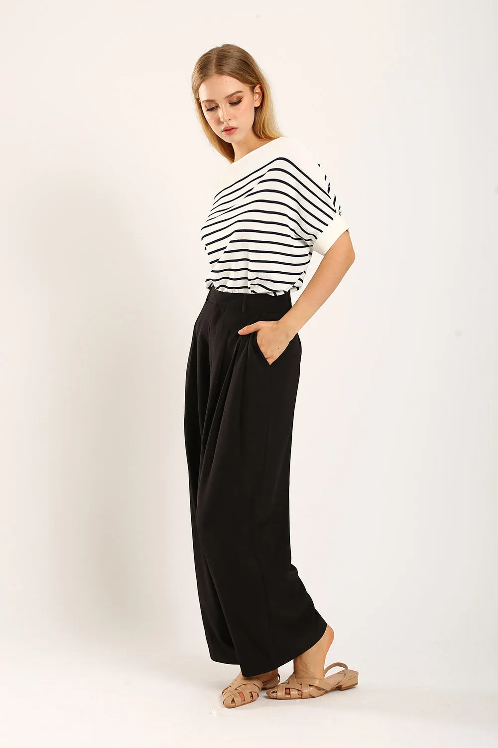 Claudette Relaxed Tailored Pants in Black