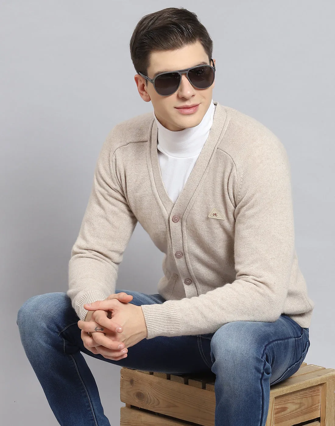 Men Beige Solid V Neck Full Sleeve Cardigan