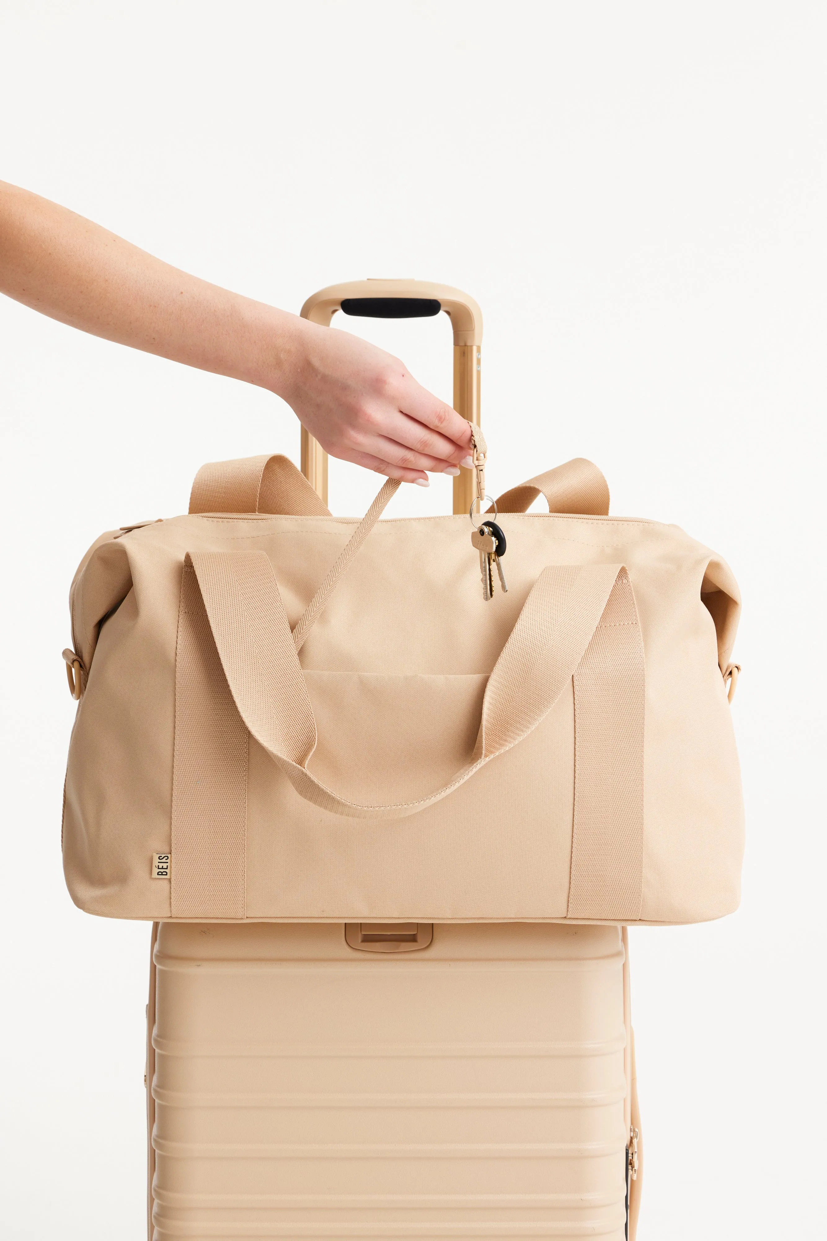 The BÉISics Duffle in Beige