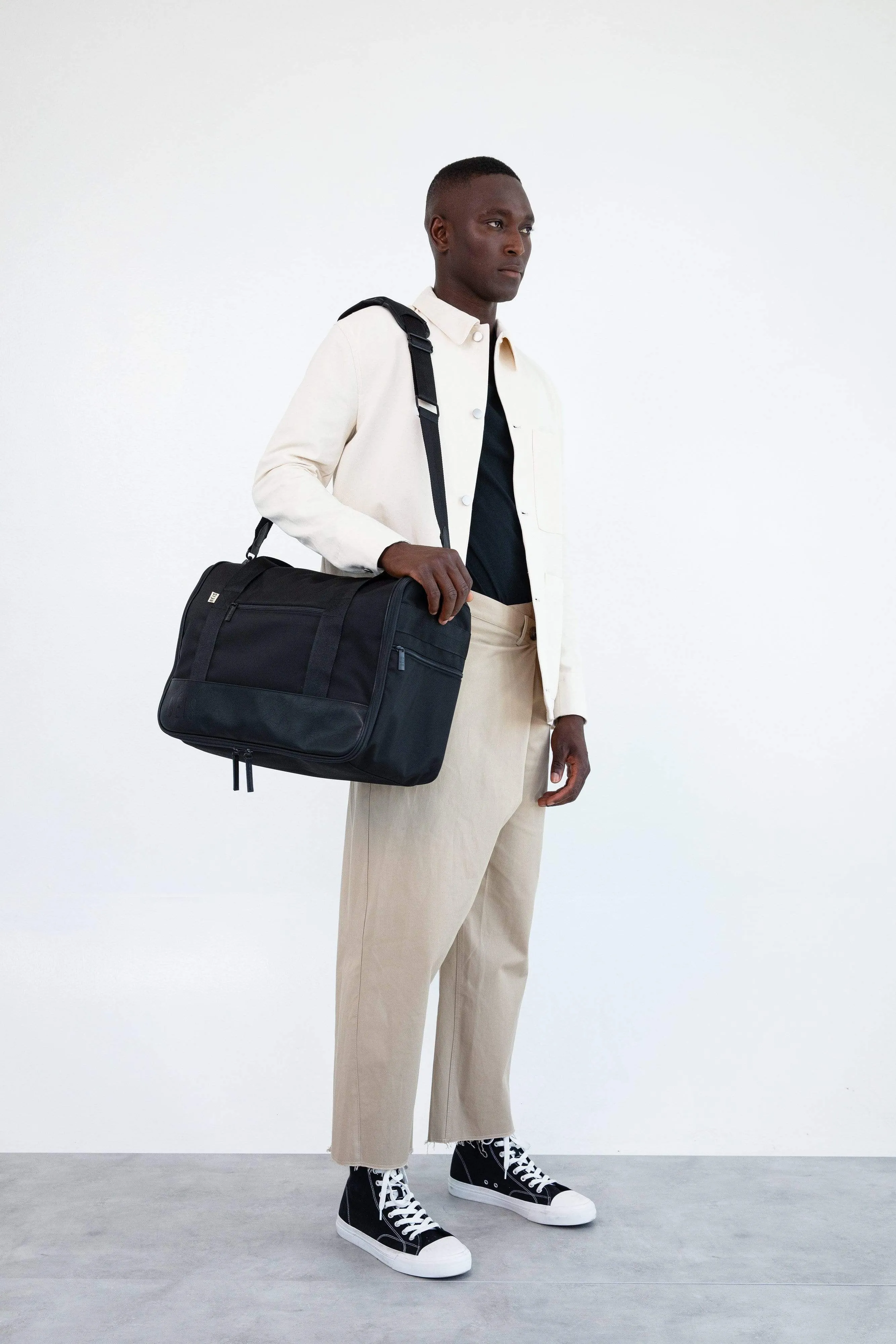 The Hanging Duffle in Black