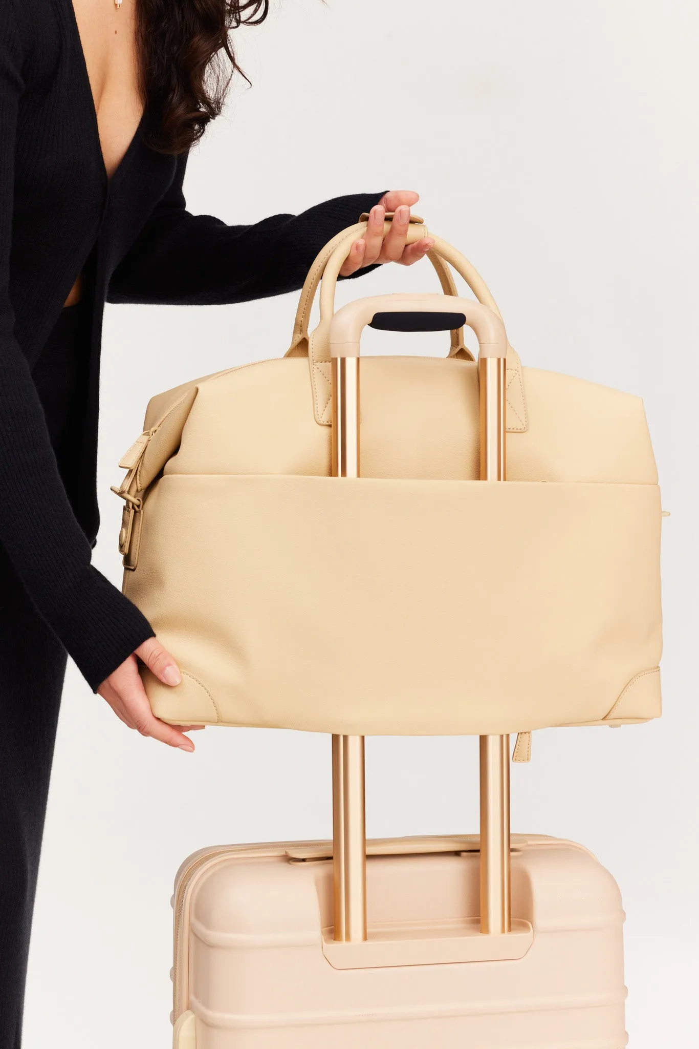 The Premium Duffle in Beige