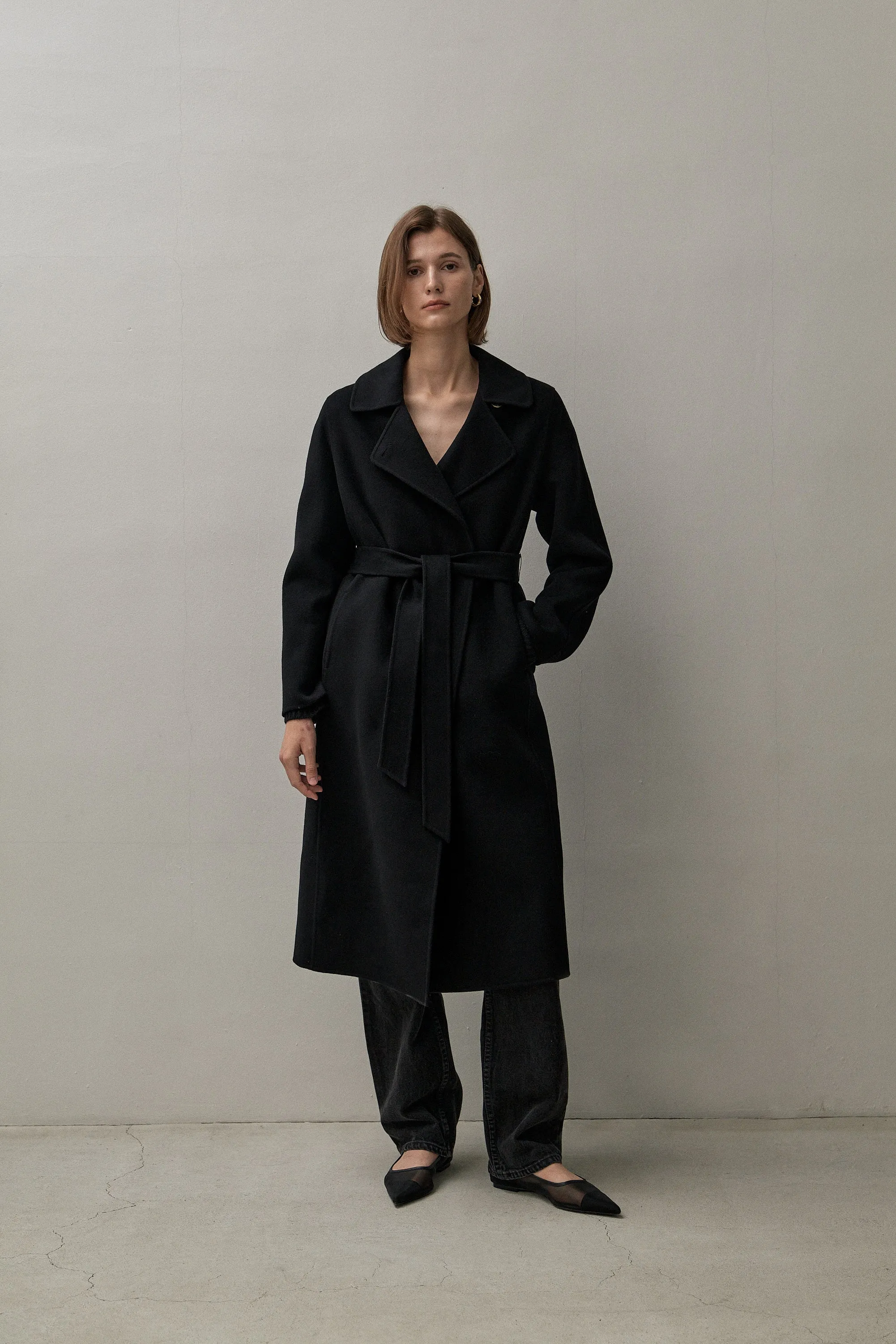 THE TAILORED COAT - BLACK