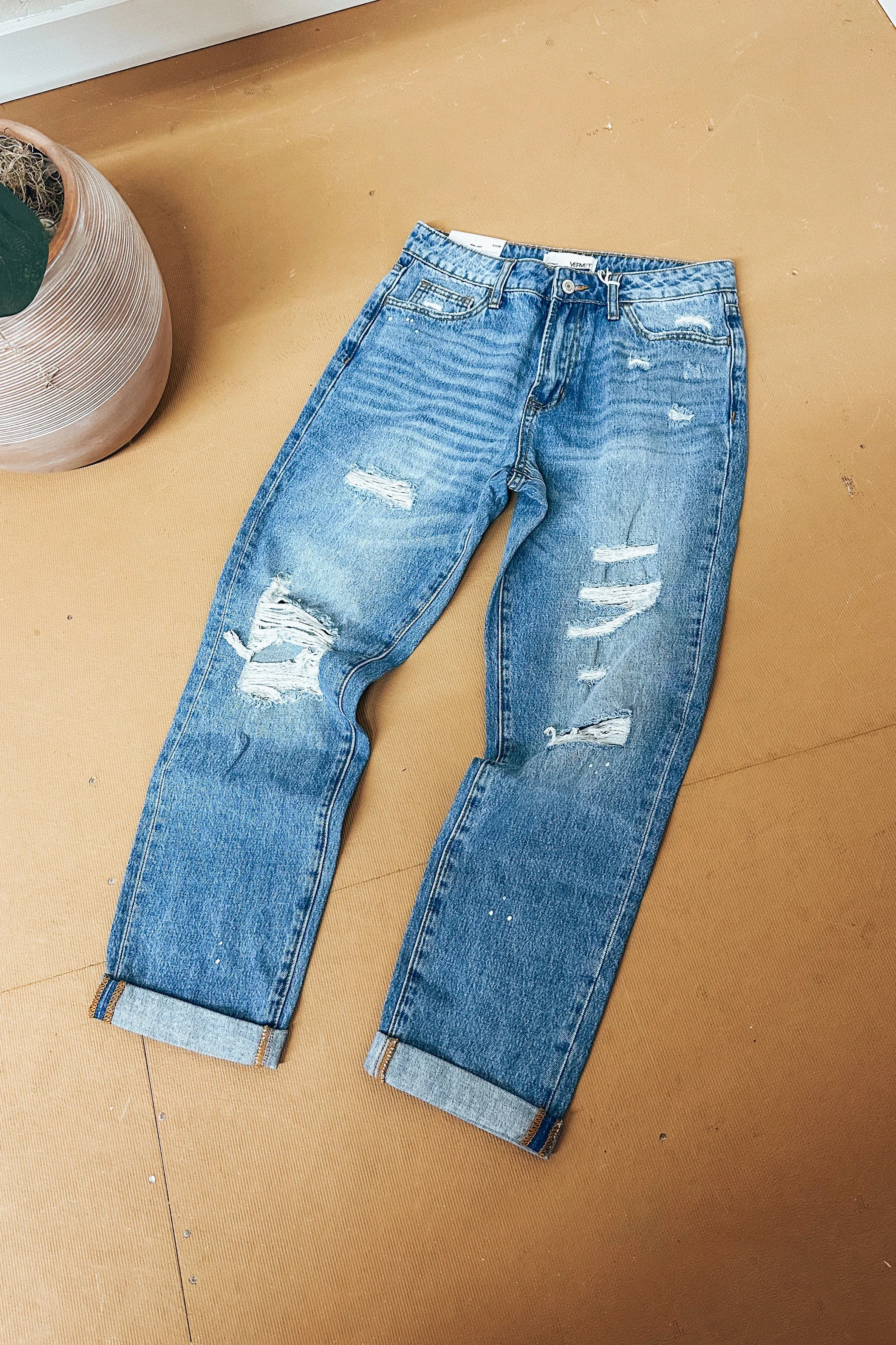 Vervet Kassie Distressed Boyfriend Jeans